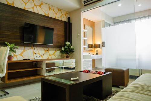 Hegarmanah Apartment | Luxurious 1BR At Dago Suites Apartment By Travelio