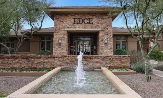 North Scottsdale Condo | Luxurious 1st floor 2-bedroom condo at Grayhawk in prime N. Scottsdale location!