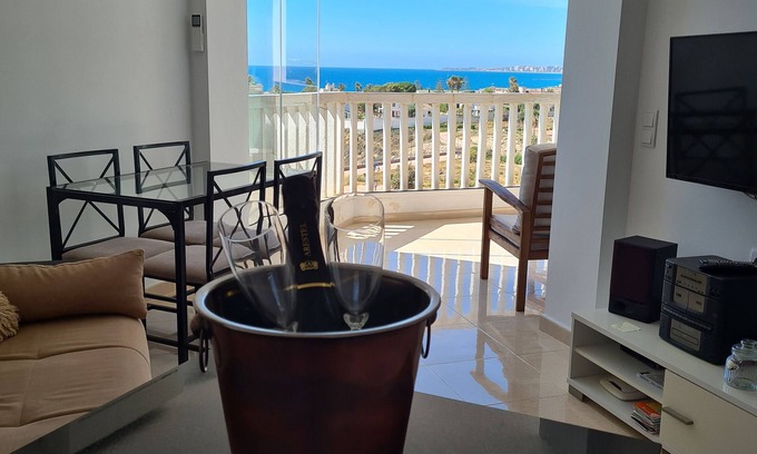 Coveta Fuma Apartment | Luxurious 1st Line Top-floor Apartment With Direct Sea Access