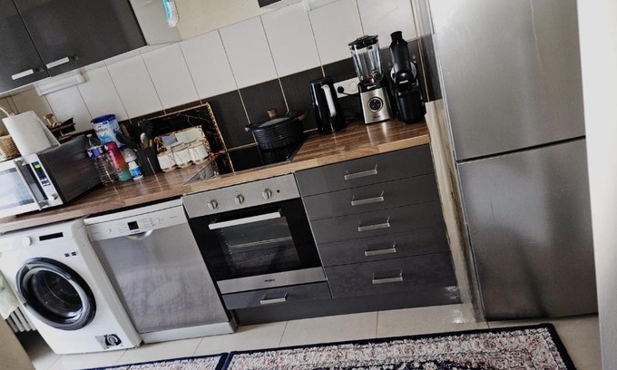 Sint-Lambrechts-Woluwe Apartment | Luxurious 2