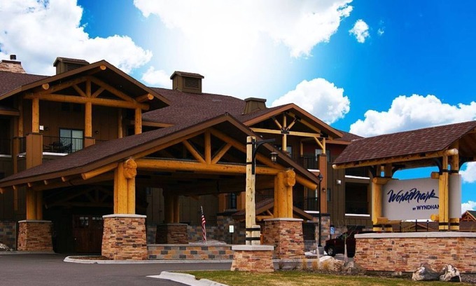 West Yellowstone Condo | Luxurious 2 bedroom twin condo at entrance to Yellowstone NP