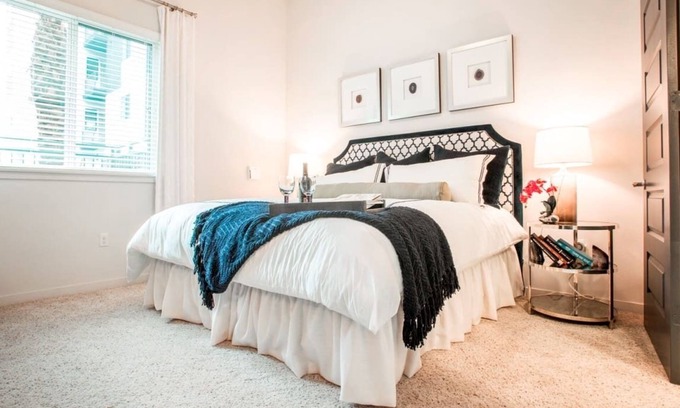 Warner Center Condo | Luxurious 2-bedroom condo with WiFi, AC in fabulous Los Angeles
