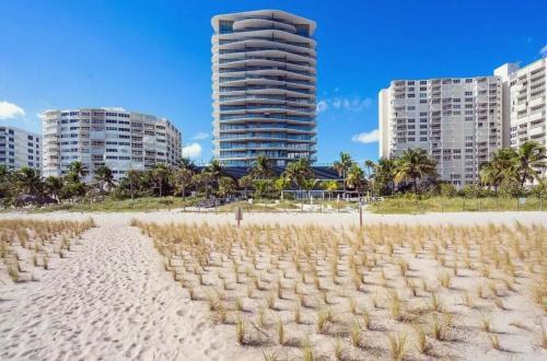 Pompano Beach Apartment | Luxurious 2-Bedroom Oceanfront Condo