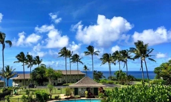 Princeville Condo | Luxurious 2 Bedroom ~Tropical Garden & Ocean View