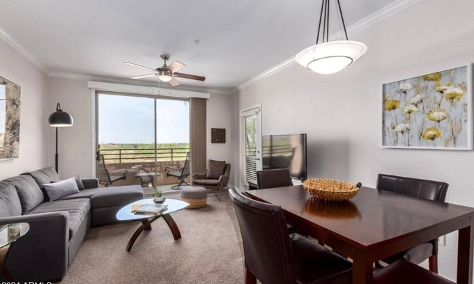 North Scottsdale Condo | Luxurious 2 bedroom condo in the heart of North Scottsdale with garage parking+1
