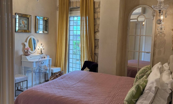 Borgo Trento Apartment | Luxurious 2 bedrooms, 2 bathrooms with beautiful terrace