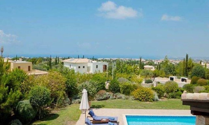 Aphrodite Hills Villa | Luxurious 3 bedroom villa with private pool garden and sea view
