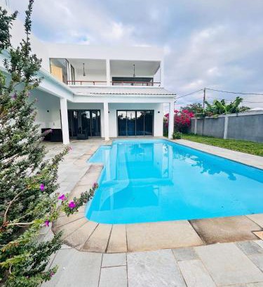 Balaclava Apartment | Luxurious 3 Bedroom Villa with Private Pool - NG1