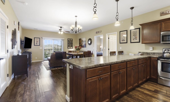 Indian Point Condo | Luxurious 3BR Retreat w/Mtn Views < 5min to SDC! w/elevator
