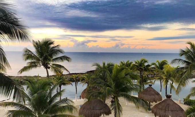 Puerto Aventuras Condo | Luxurious 4 Bedrooms Oceanfront Private Beach Condo
