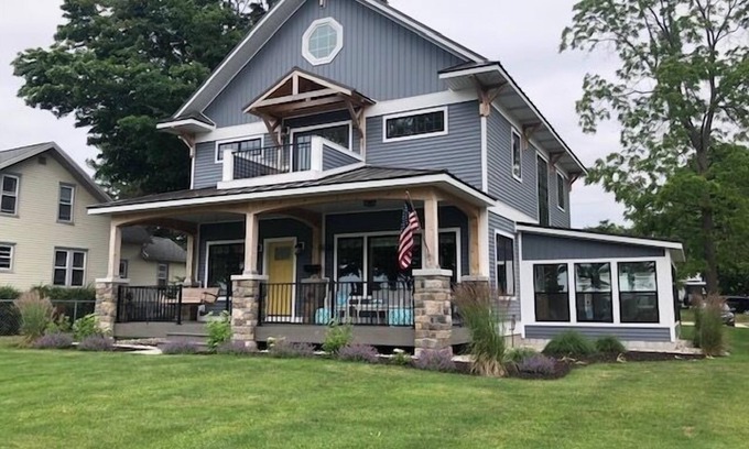 Ludington House | Luxurious 4 Bedroom, 3 Bath home, Steps from Stearns Park and Lake MI!