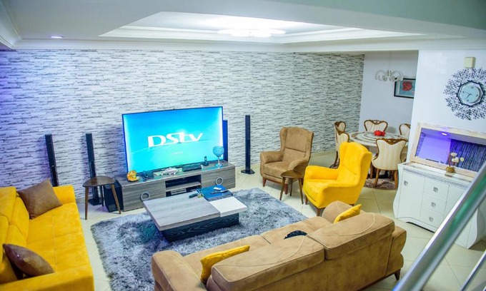 Abuja Apartment | Luxurious 4 Bedroom Duplex - 24Hrs Electricity & Security, WIFI