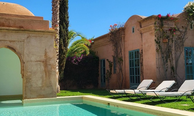 El Aggada Villa | Luxurious 4-bedroom villa: private garden and swimming pool not overlooked