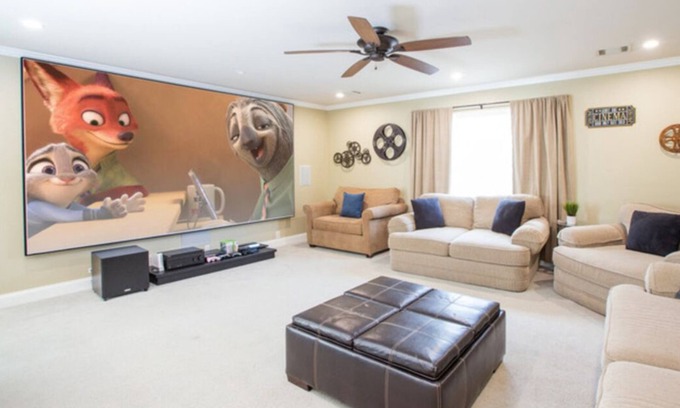 Medina Valley House | Luxurious 4bdrm/13 guest home near Lackland AFB BMT/SeaWorld/Downtown