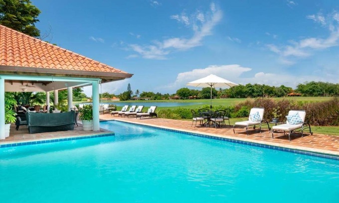 Los Lagos Villa | Luxurious 5-bedroom Villa Oasis in Casa de Campo