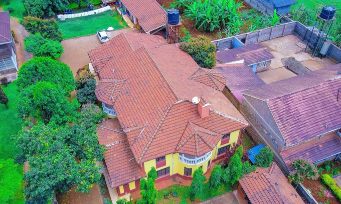 Nairobi House | Luxurious 9-bedroom mansion in Nairobi’s serene Thome 5, near malls and dining.