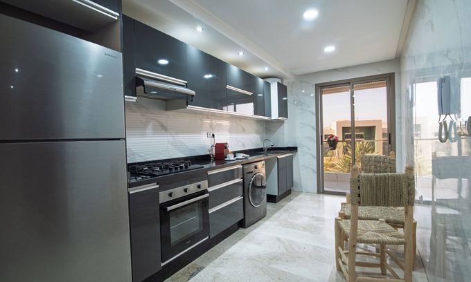 Haut Founty Apartment | Luxurious apartment in the city center with city view and unlimited 100mbps wifi