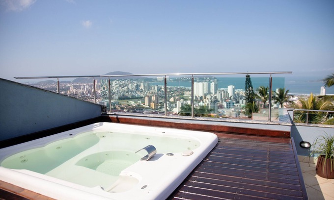 Jardim Praiano House | Luxurious beach house with sea view, gated community 24h security