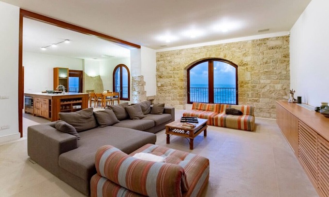 Jaffa Apartment | Luxurious Beachfront 2BR Apt with Balcony, Parking