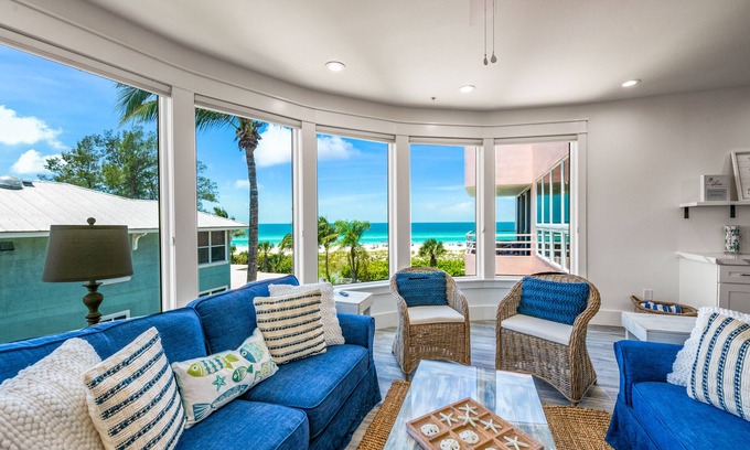 Holmes Beach Condo | Luxurious Beachfront Condo with Stunning Gulf Views! - Island Paradise #6