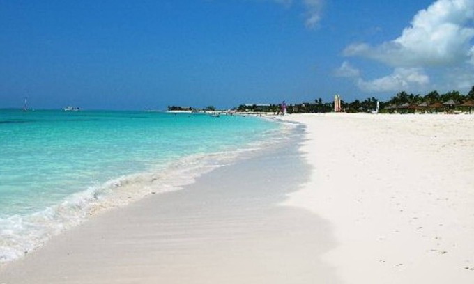 Grace Bay Condo | LUXURIOUS BEACHFRONT CONDO on Grace Bay ....... Over 160 FIVE STAR Reviews