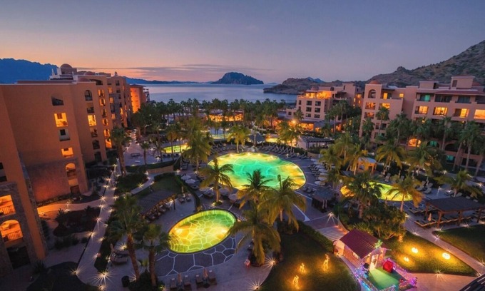 Loreto Apartment | Luxurious Beachfront Escape in Loreto with Stunning Views