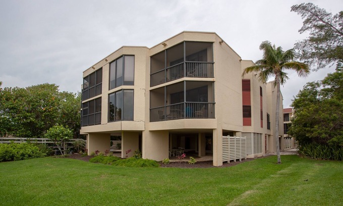 Whitney Beach Condo | Luxurious Beachfront Villa with Private Pool