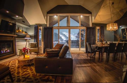 Saint-Sauveur Apartment | Luxurious mountainside condo - Ski-Waterslide - Domaine Nymark