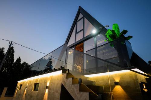 Nisava District Villa | Luxurious cabin for couples with hot tub lake view