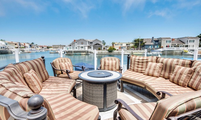 Channel Islands House | Luxurious Channel Islands Harbor Home w/Boat Dock