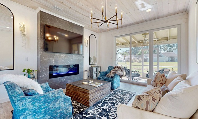 Sandestin Condo | Luxurious coast home with golf cart, shared pools, and beach access