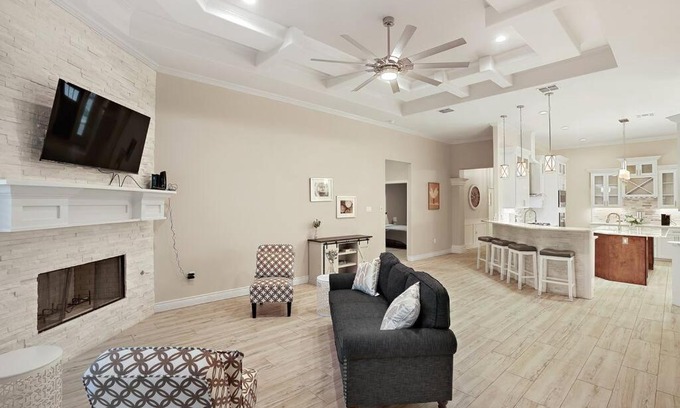 South Side House | Luxurious Coastal Retreat Brand New 4BR Home with Fast WiFi, 15 min to Beach!