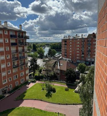 Joinville-le-Pont Apartment | Luxurious, comfortable and bright appartment