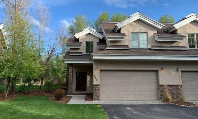 Driggs Condo | Luxurious Condominium Close to Grand Targhee