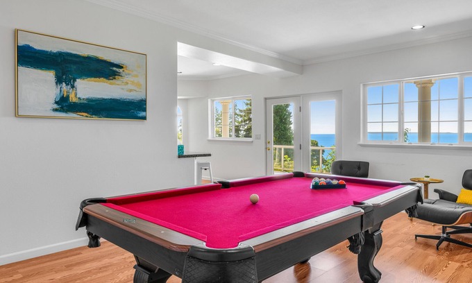 Blaine House | Luxurious dog-friendly water-view home with private beach access