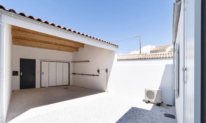 La Cotiniere House | Luxurious villa with heated pool