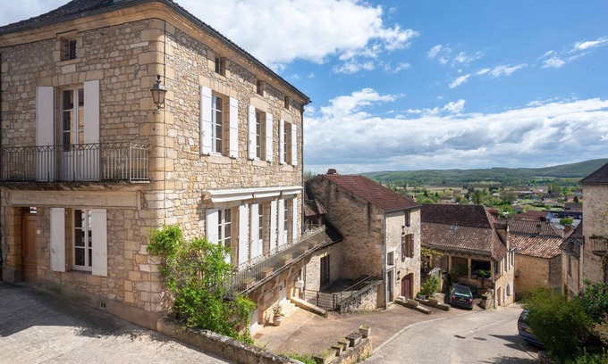 Saint-Cyprien House | Luxurious Holiday Home near Sarlat and Les Eyzies - La Grande Vue