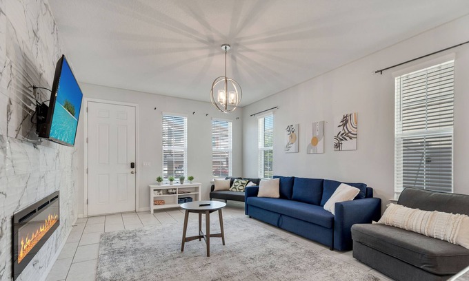 West Haven House | Luxurious Home - Disney, Parks, Fast Wi-Fi
