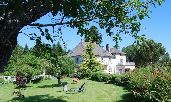 Boisset House | Luxurious Home in a peaceful country, south of Auvergne for families and friends