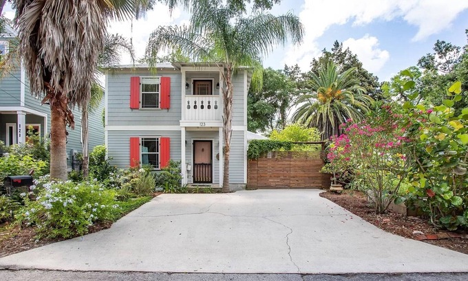 Lincolnville House | Luxurious indoor/outdoor Family Paradise in downtown St Augustine