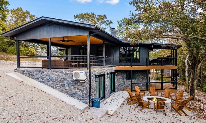 Shell Knob House | Luxurious Lakefront Octagon House on Table Rock Lake!