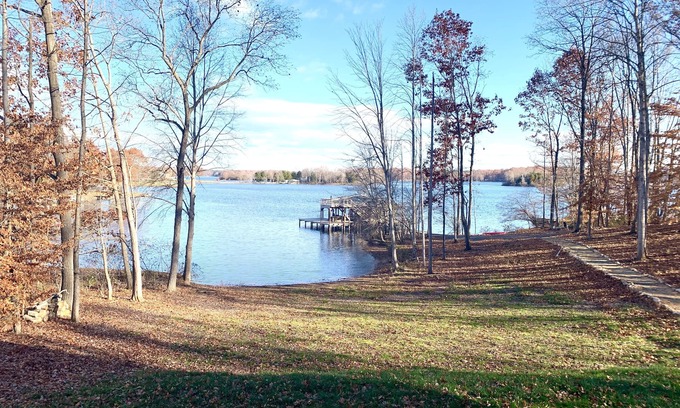 Bumpass House | Luxurious Lakehouse Retreat, waterfront with all the toys!