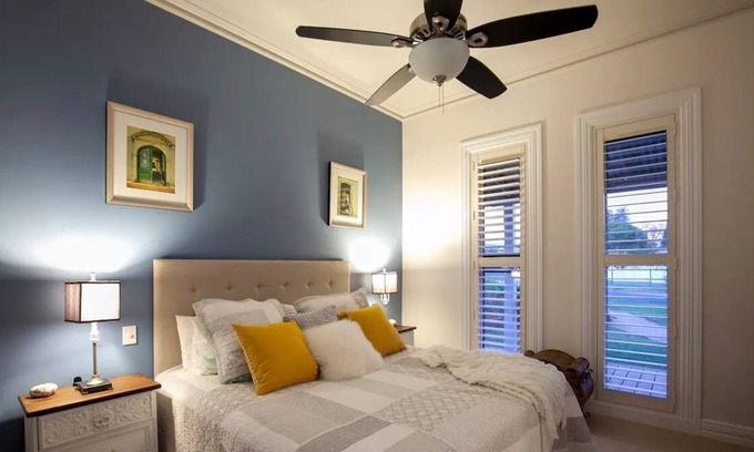 Corowa Cottage | Luxurious, light-filled, central Corowa town home