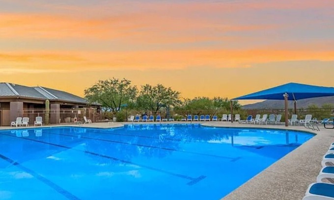 Civano House | LUXURIOUS Like-New Home in Tuscon AZ