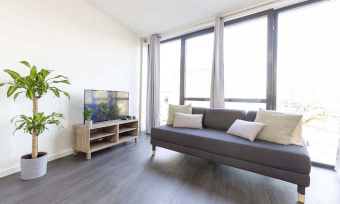Delft Apartment | Luxurious loft w/view walk city center Family XL