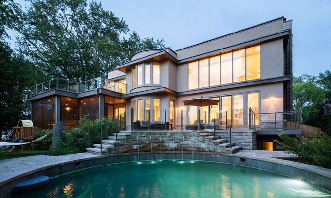 Innisfil House | Luxurious masterpiece on the lake.