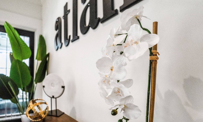 Midtown Apartment | Luxurious Midtown City Apartment Unit 4