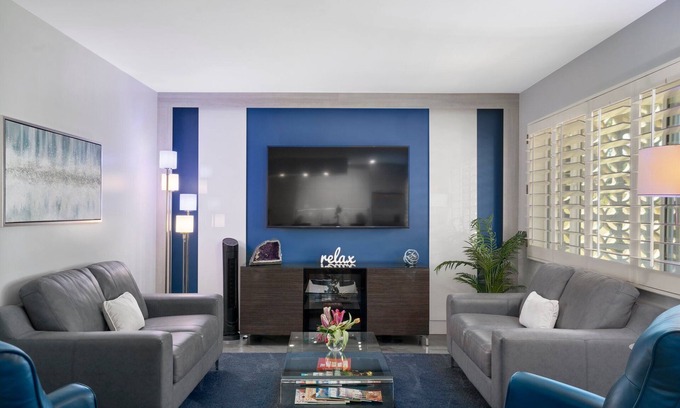 South Scottsdale Condo | Luxurious Modern Condo