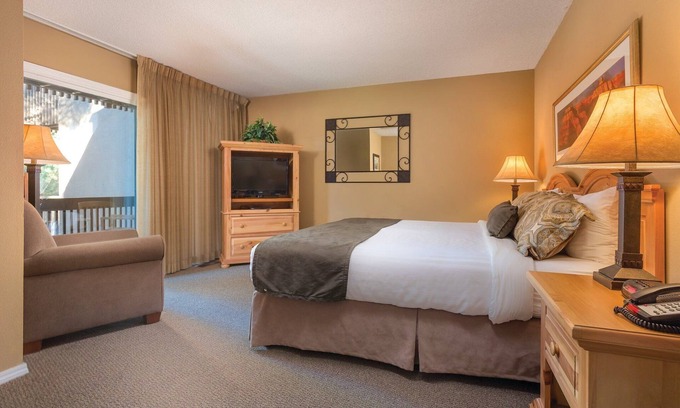 Flagstaff Resort | Luxurious Mountain View Golf Resort with tons of Amenities