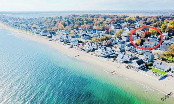 Devon House | Luxurious New construction steps from the sandy beach